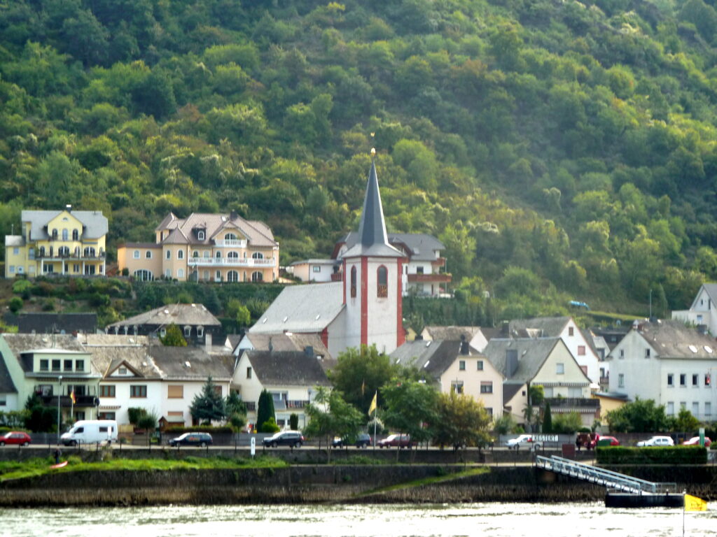 st. georg in kestert St. Georg In Kestert 1024x768